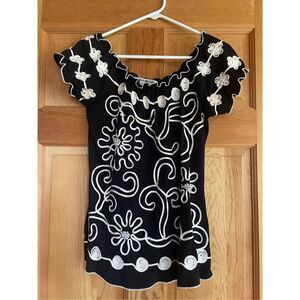 Lauren Michelle Black & White Embroidered Appliqué Short Sleeve Top Women’s Sz S